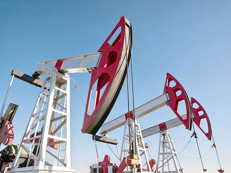 The International Energy Agency (IEA) warns that global oil demand will shrink for the first time in six years by 2026